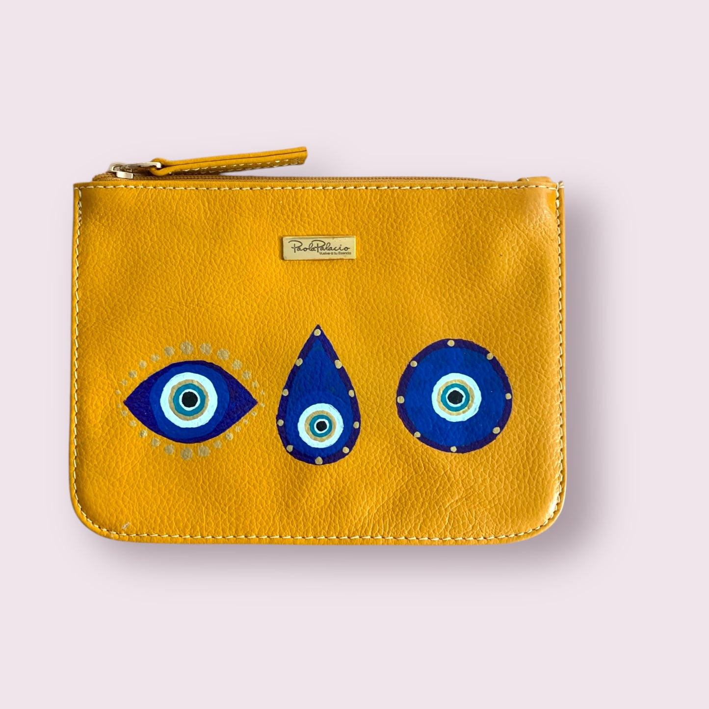 Mini cosmetiquera cuero mostaza. Pintada a mano - Pieza única.
