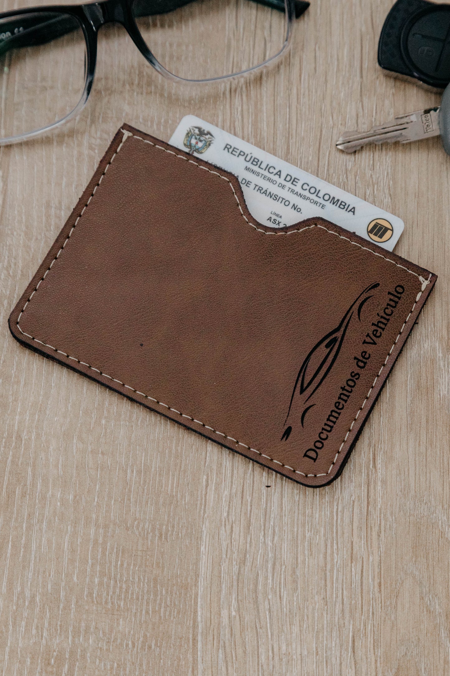 Porta documentos vehículo cuero