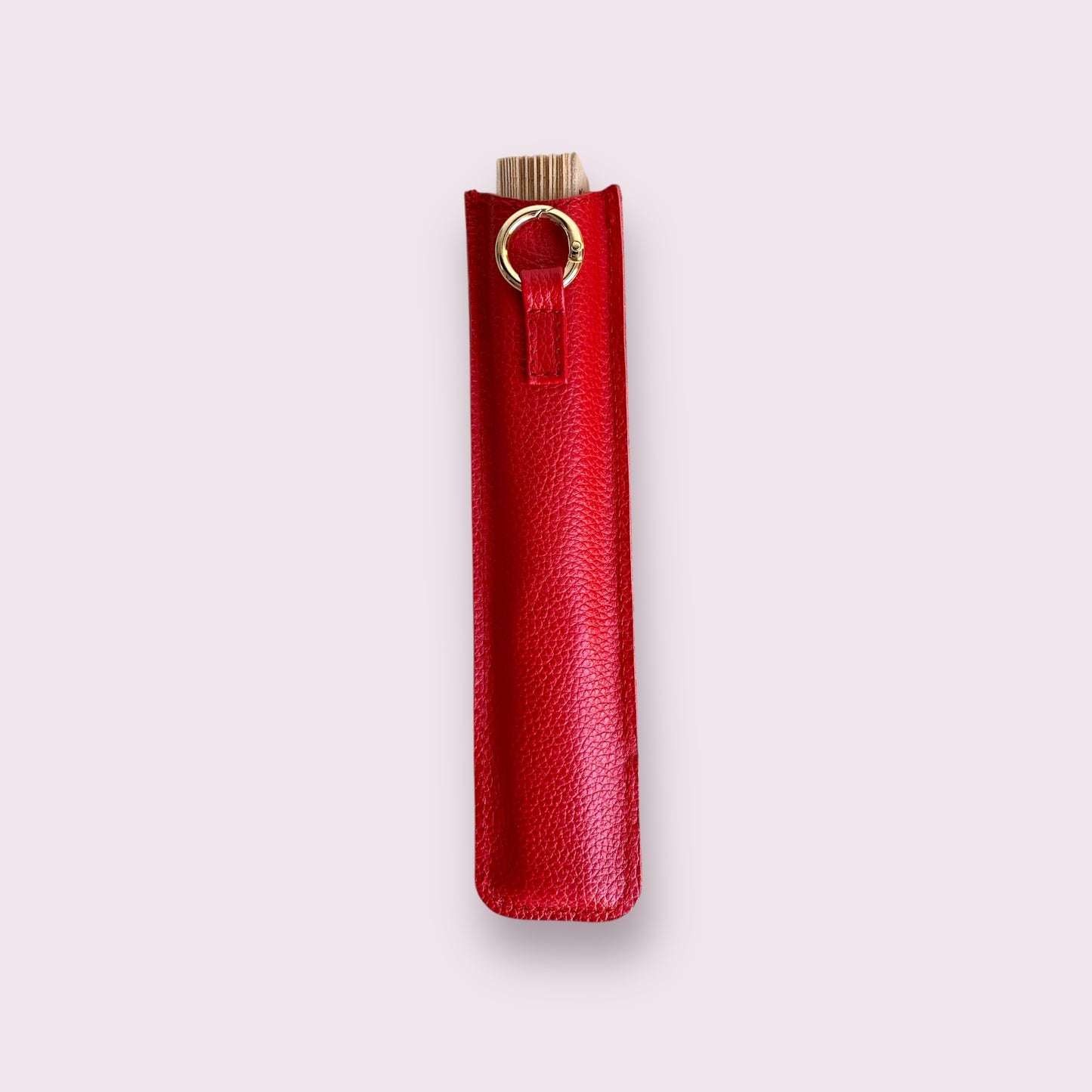 Abanico con estuche en cuero rojo