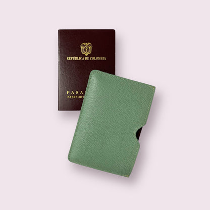 Funda pasaporte cuero verde eucalipto
