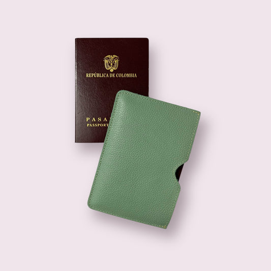 Funda pasaporte cuero verde eucalipto