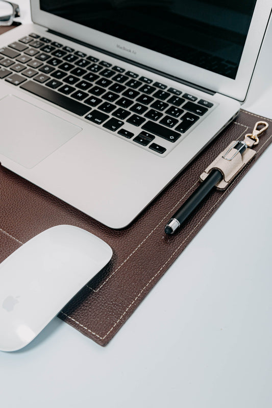 Base computador cuero