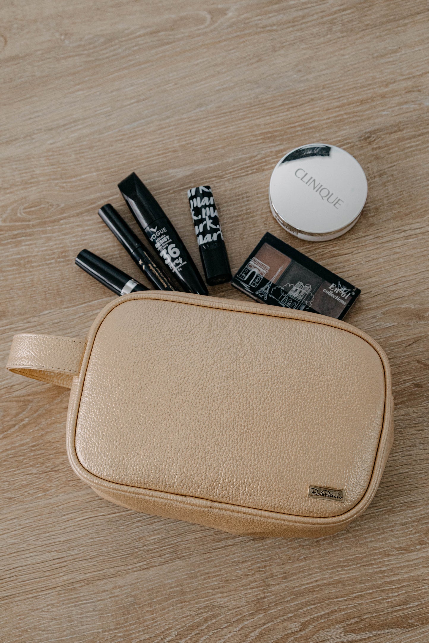 Maxi estuche cuero dorado