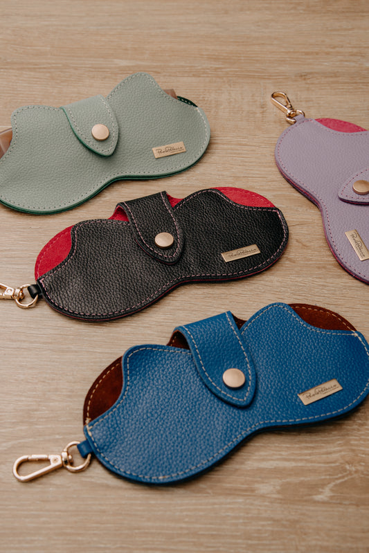 Porta gafas cuero lila