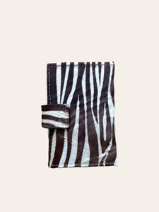 Portadocumentos doble pelo cuero estampado zebra  y morado