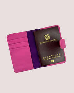 Portapasaporte El Principito cuero fucsia
